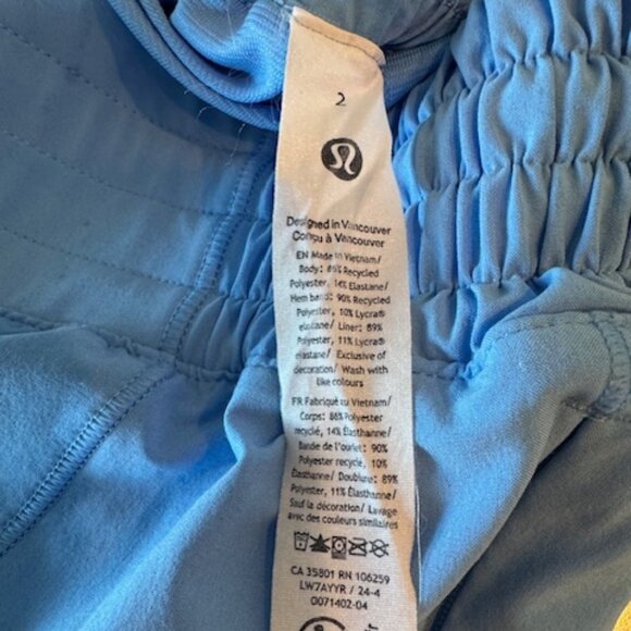 Lululemon Hotty Hot High-Rise Lined Short 2.5" - Picture 3 of 3